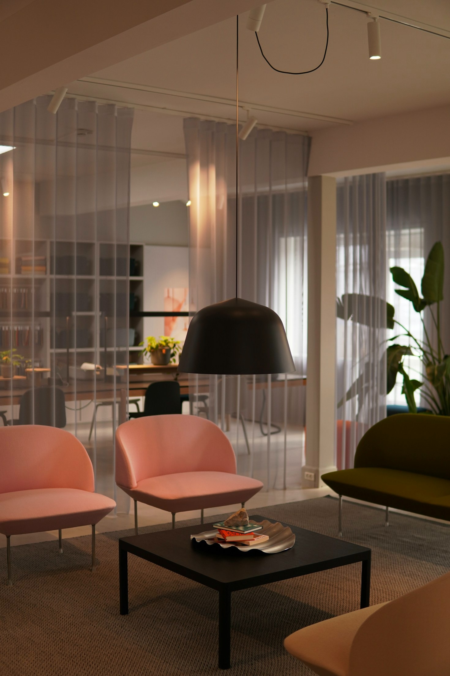Creating Seamless Customer Journeys in Furniture Retail